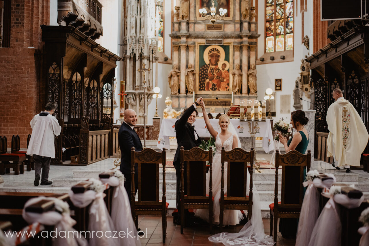 kościół garnizonowy, ślub, zdjęcia ślubne, fotografia