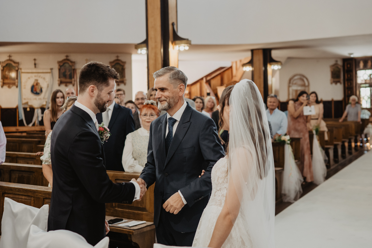 Reportaż ślubny w Miłocin Park – fotografia ślubna na Dolnym Śląsku