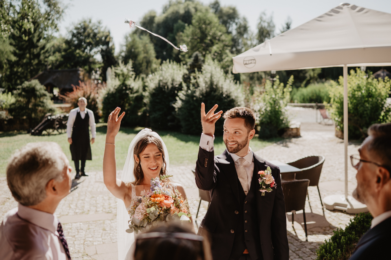 Reportaż ślubny w Miłocin Park – fotografia ślubna na Dolnym Śląsku
